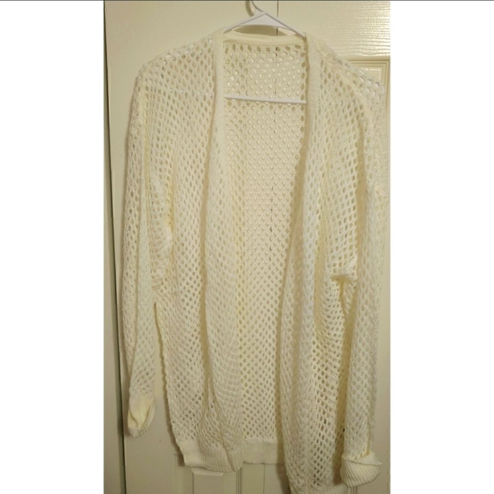 Women's Open Knit Long Sleeve Cardigan/Beach Cover-up NWOT Never Worn Size L